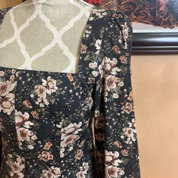 Abercrombie & Fitch Long-Sleeve Poplin Squareneck Corset Top - Picture 5 of 7